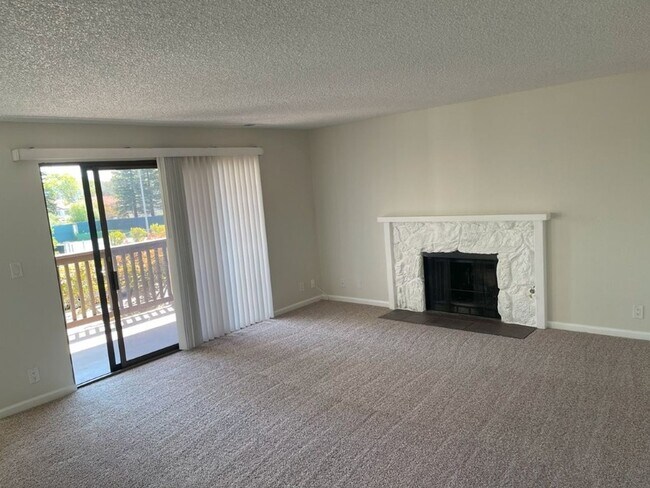 Building Photo - Nor Cal Realty Inc, 3BD 2 BTH condo ***Mes...