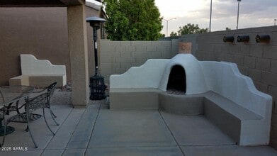 Building Photo - 2050 S Edgewater