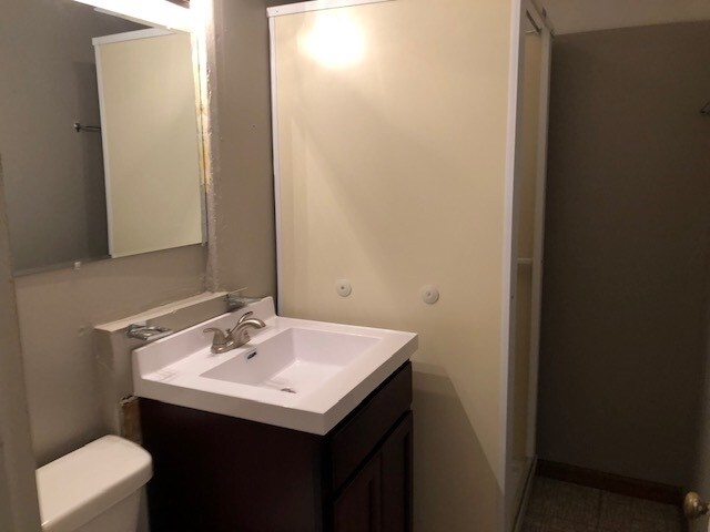 Building Photo - 233 Melrose Ct