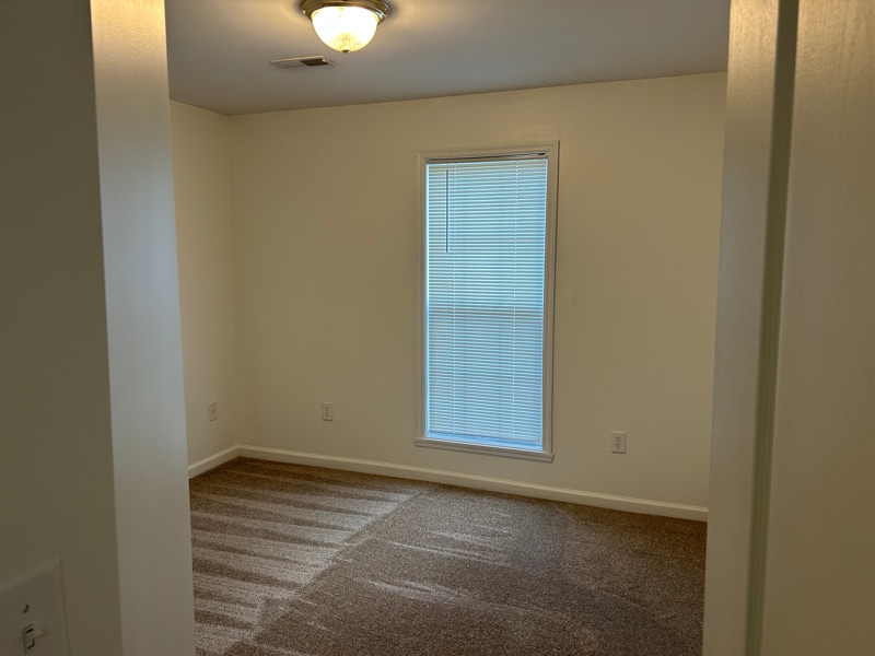Building Photo - 713 Amber Hill Dr