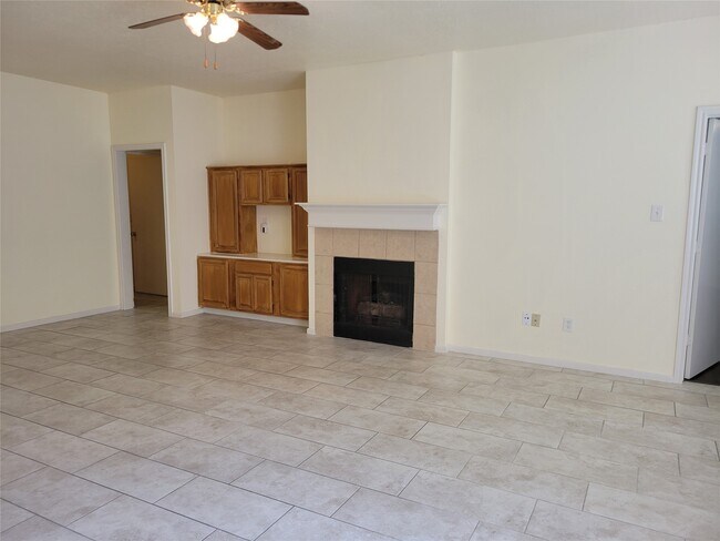 Building Photo - 19330 Larissa Dr