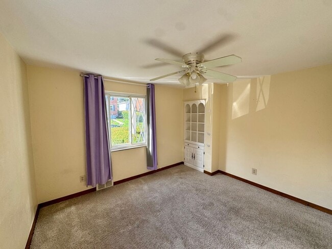 Building Photo - 1076 Thornwood Dr