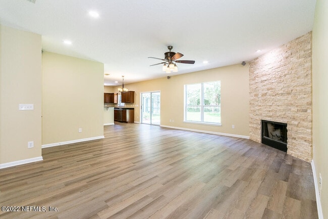 Building Photo - 825 Marjories Way