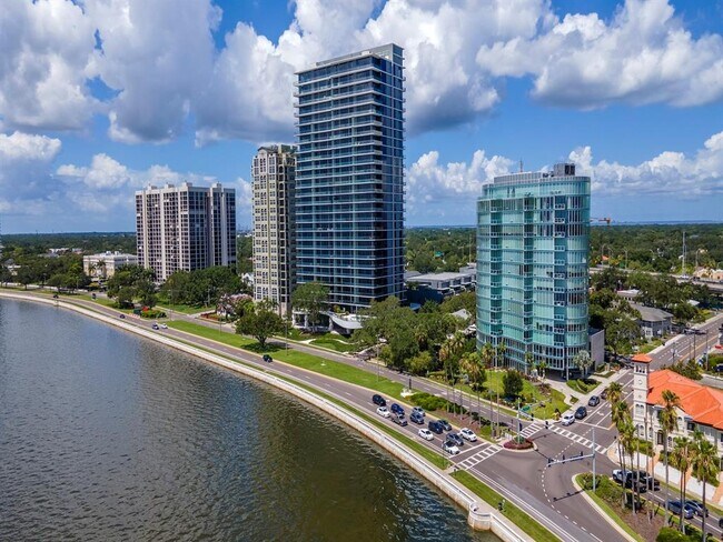 Building Photo - 2900 W Bay to Bay Blvd