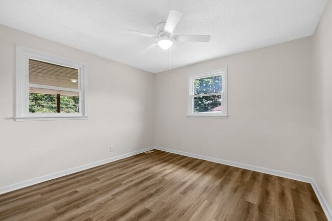 Building Photo - 3 Bedroom Pet Friendly Home For Rent with ...