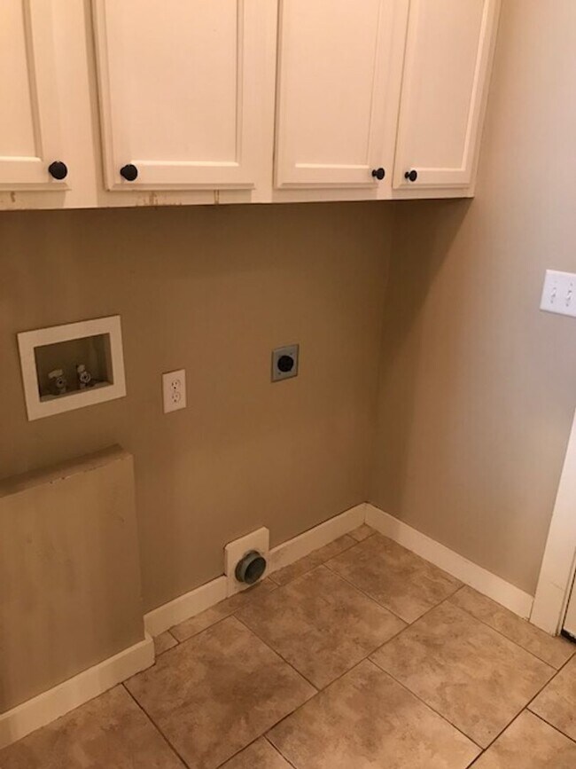 Building Photo - Maumelle Townhome