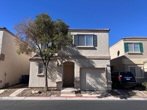 Building Photo - 3 bed house with new laminate flooring and fresh paint!