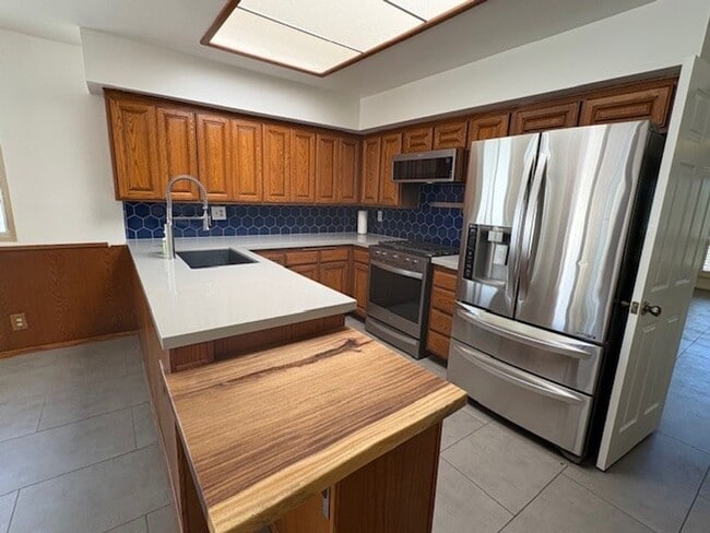 Building Photo - Tranquil Single-Story Townhome in Northshore