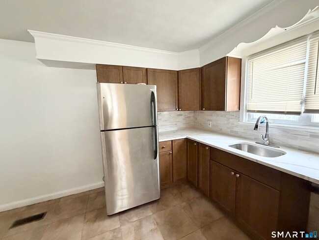 Building Photo - 126 Ohio Ave