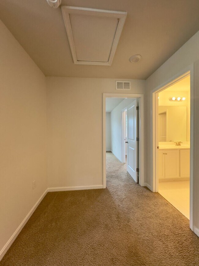 Building Photo - Charming 4 Bedroom/2.5 Bathroom Home in Bel Air, MD!