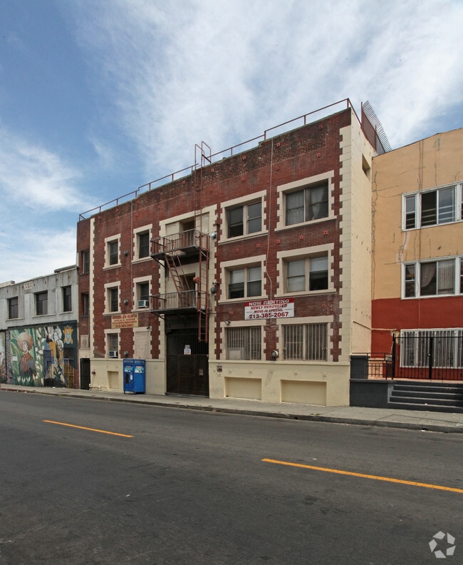 Building Photo - 712 S Westlake Ave