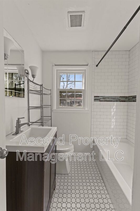 Building Photo - 4610 Leslie Ln