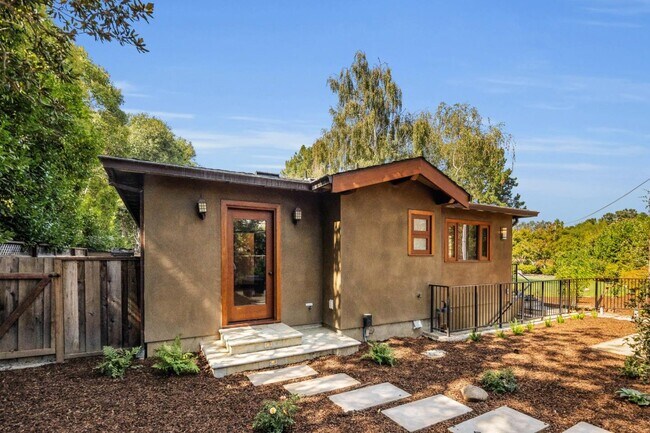 Building Photo - 77 Rebecca Ln