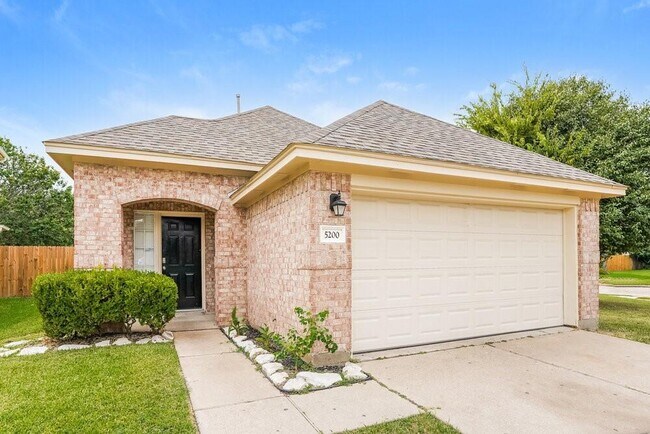 Primary Photo - 5200 Rockwood Dr