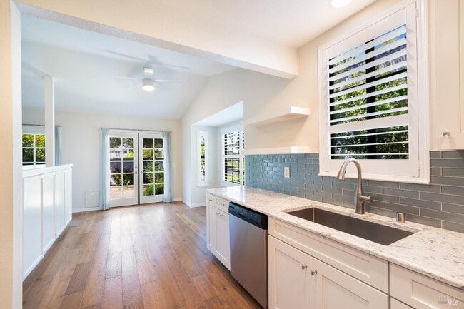 Building Photo - 1100 Princeton Dr