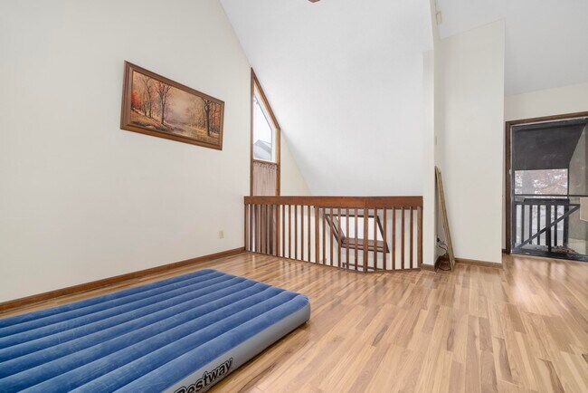 Building Photo - 115 Beechnut St