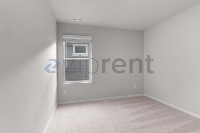 Building Photo - Unit