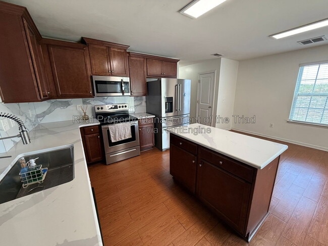 Building Photo - 1759 Waverly Oaks Dr