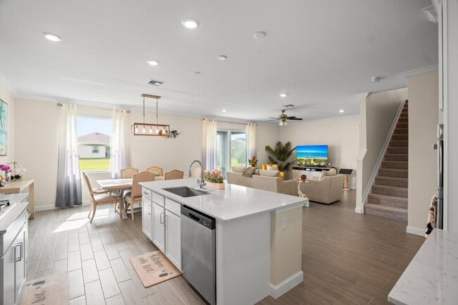 Building Photo - 1120 Haywagon Trl