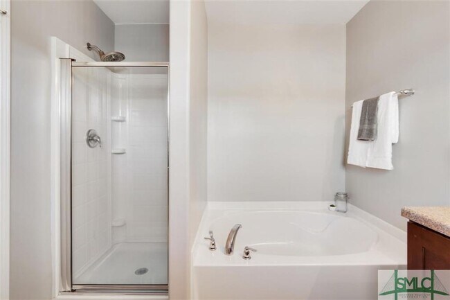 Building Photo - 207 Ventura Pl