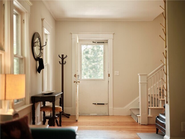 Building Photo - 38 Lake St