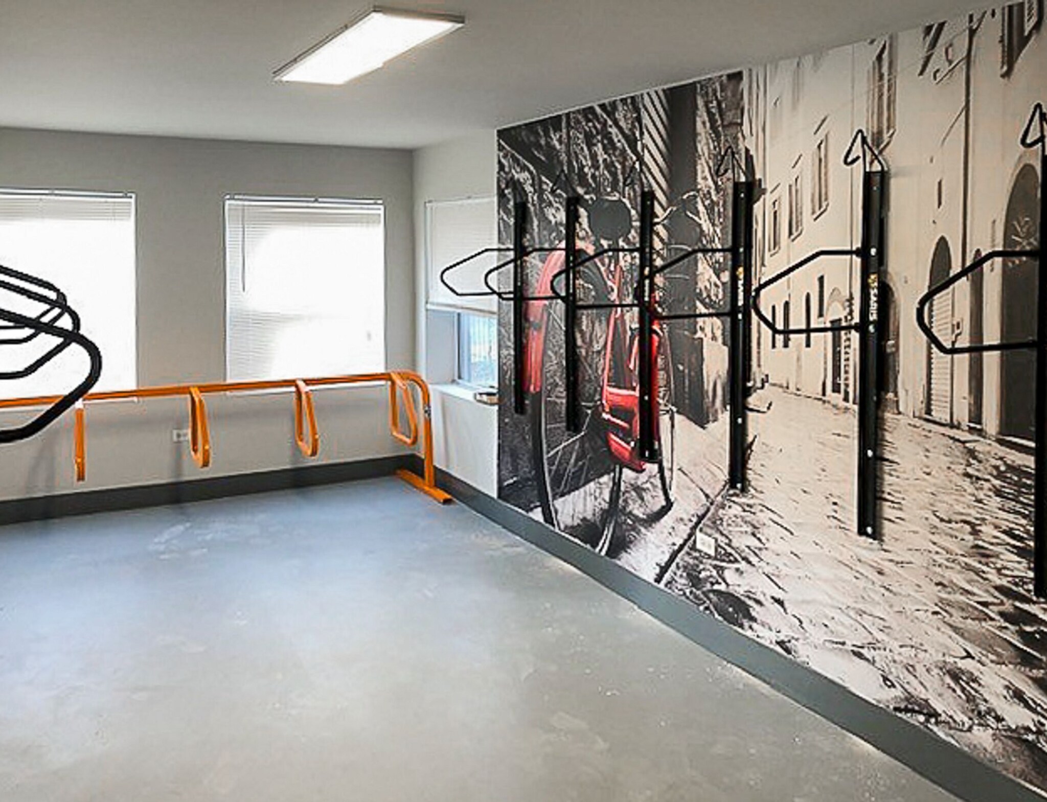 Building Photo - 2512 W Leland Ave