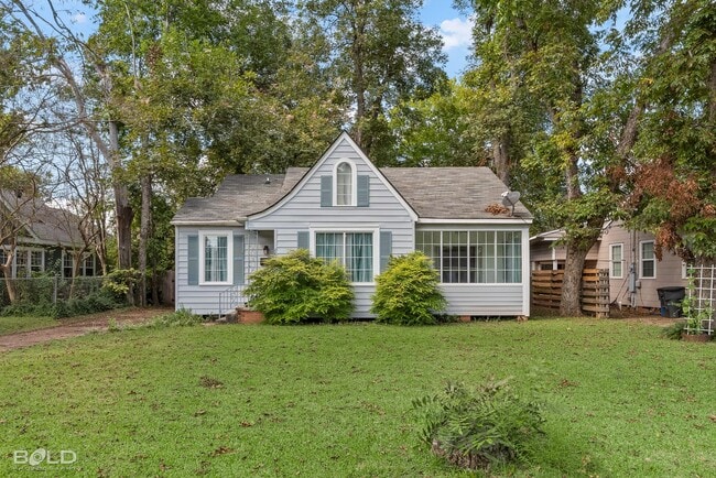 Building Photo - Check Out this 3 bed 2 bath!!