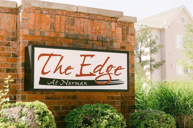 Primary Photo - 2200 Classen Blvd