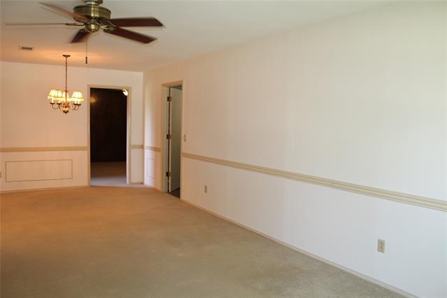 Building Photo - 1204 Oakhill Dr