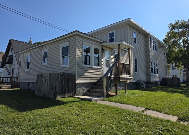 Building Photo - 840 S Maple Ave