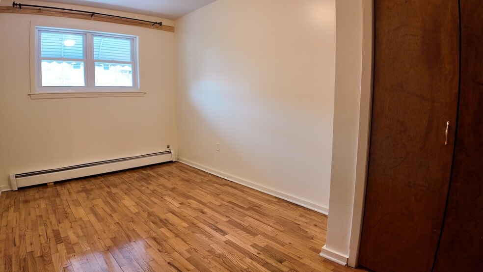 Building Photo - 420 Screvin Ave