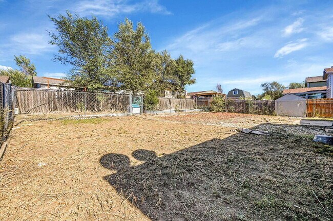 Building Photo - $1,945.00, 4-bed, 2-bath located in Colora...