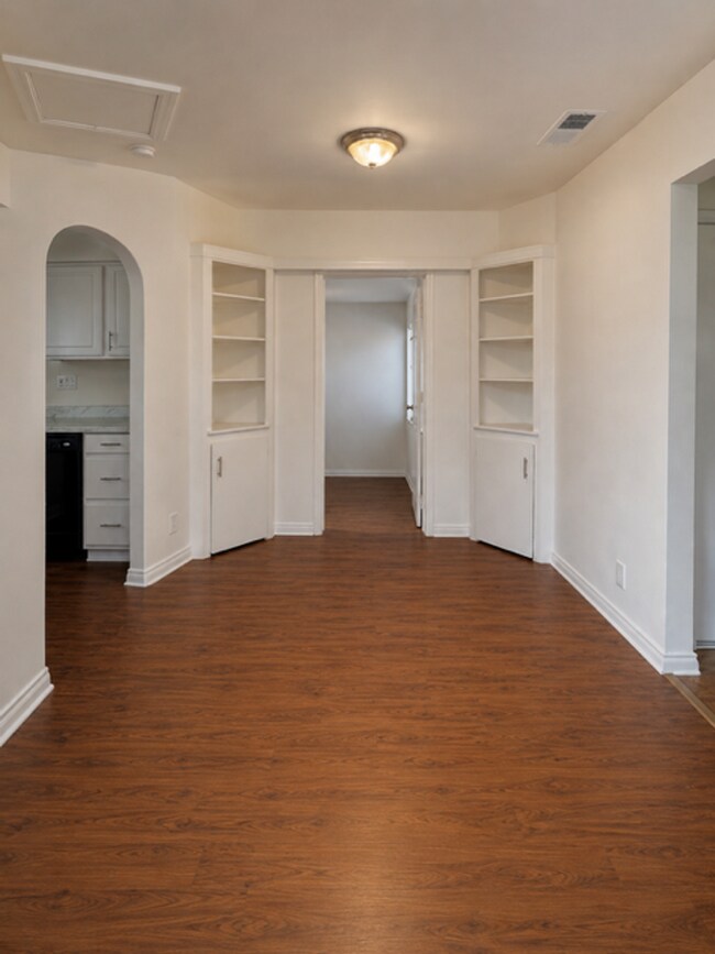 Building Photo - 5016 Kester Ave
