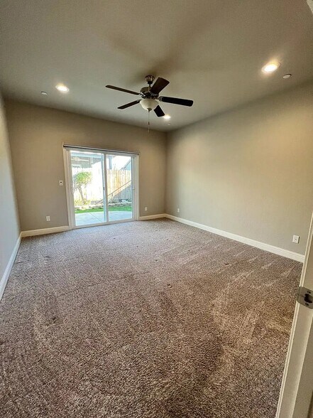 Building Photo - 2137 La Vona Ave