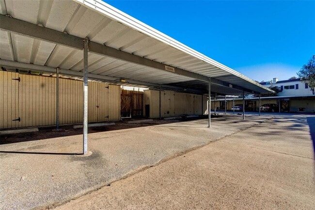 Building Photo - 13168 Trail Hollow Dr