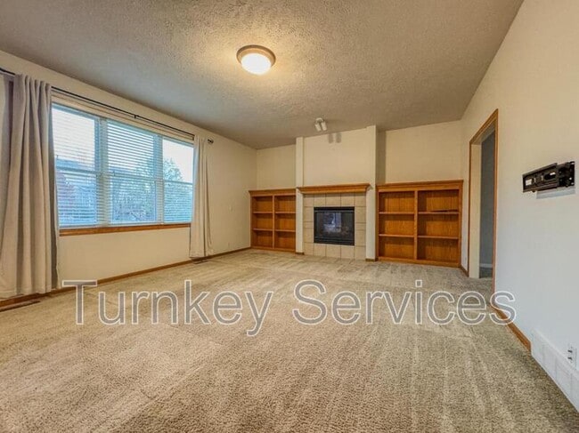 Building Photo - 15222 Curtis Ave