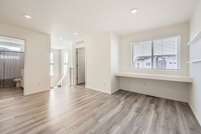 Building Photo - 10196 Worchester St