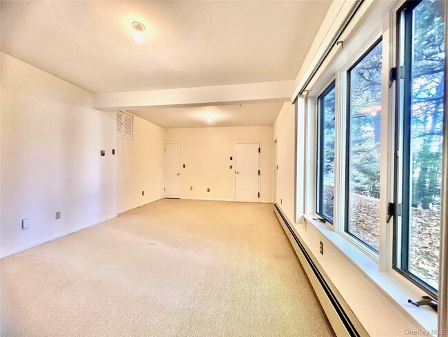 Building Photo - 15 Evon Ct