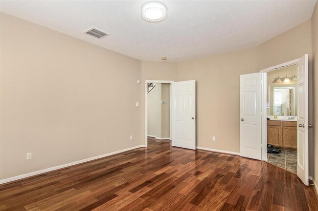 Building Photo - 11215 Burmese Ln