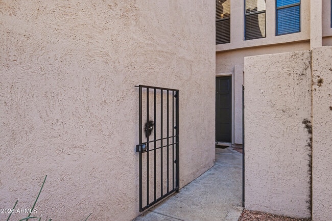 Building Photo - 1920 E Maryland Ave