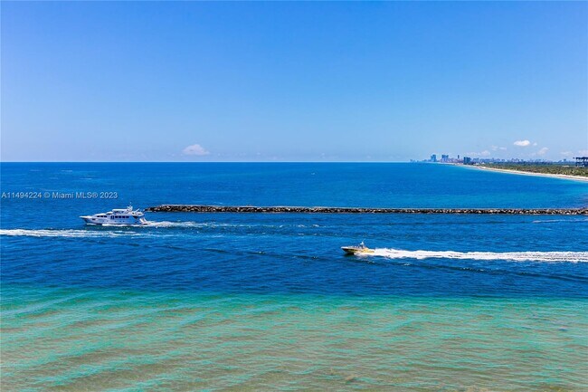 Building Photo - 2100 S Ocean Ln