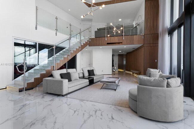 Building Photo - 18555 Collins Ave