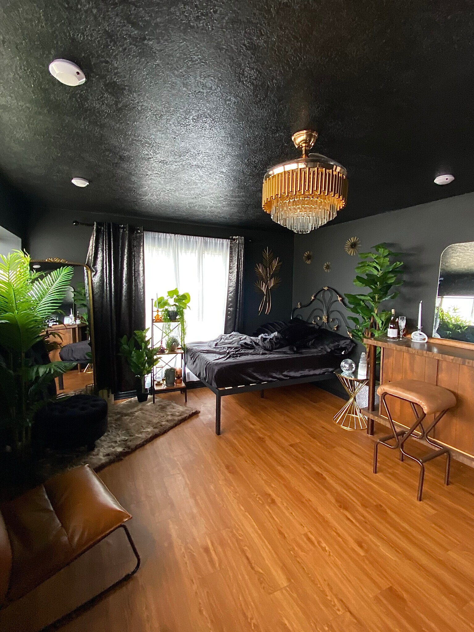 Bonus room. Dark and moody. Make it a guest room, man cave, game room, dining, etc! - 604 Avondale Ave