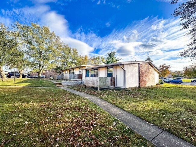 Building Photo - 2421 Madison St