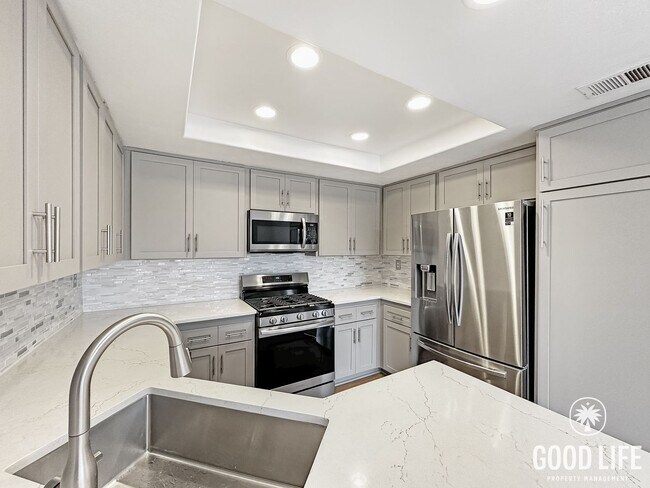 Building Photo - Mission Viejo Gem! Private Yard, Vaulted Ceilings & Resort-Style Pool + Spa