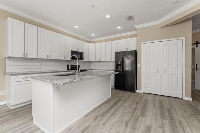 Building Photo - 868 Stonechase Ln