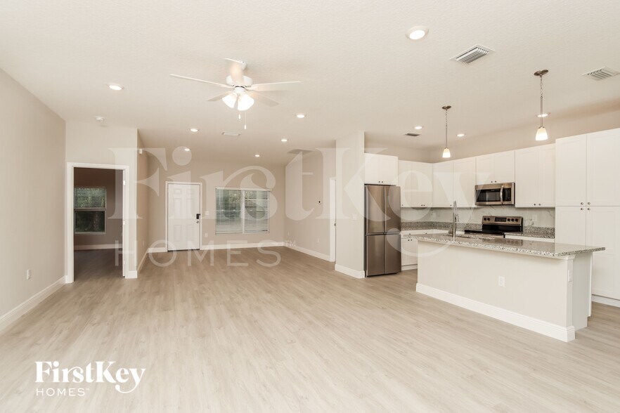 Building Photo - 150 Warwick St SE