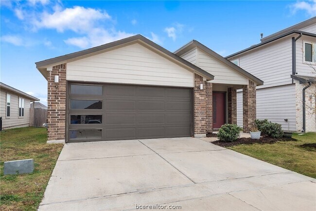 Building Photo - 918 Kickapoo Ln