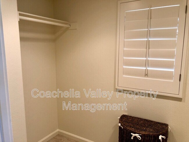 Building Photo - 233 Villorrio Dr E