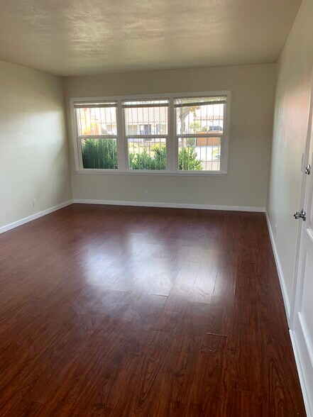 Living room - 3311 W 78th St